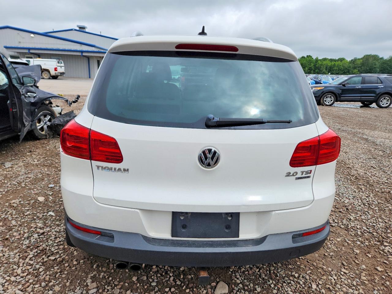 2014 Volkswagen Tiguan S White vin: WVGBV3AX0EW539435