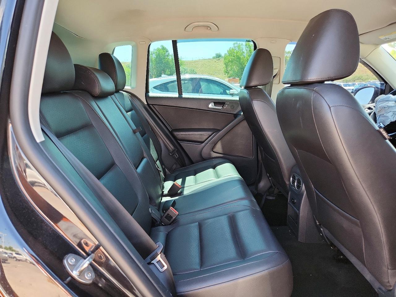 2014 Volkswagen Tiguan S Black vin: WVGBV3AX0EW562780