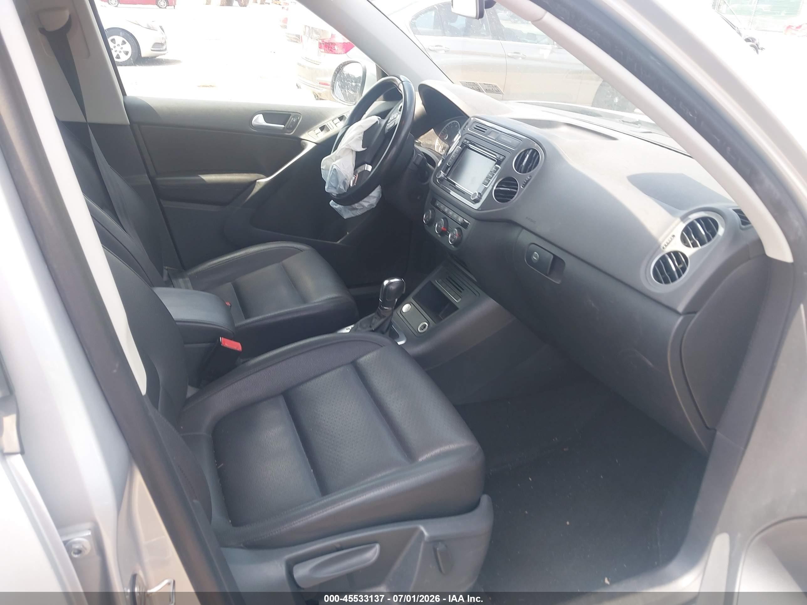 2014 Volkswagen Tiguan Se Silver vin: WVGBV3AX0EW573763