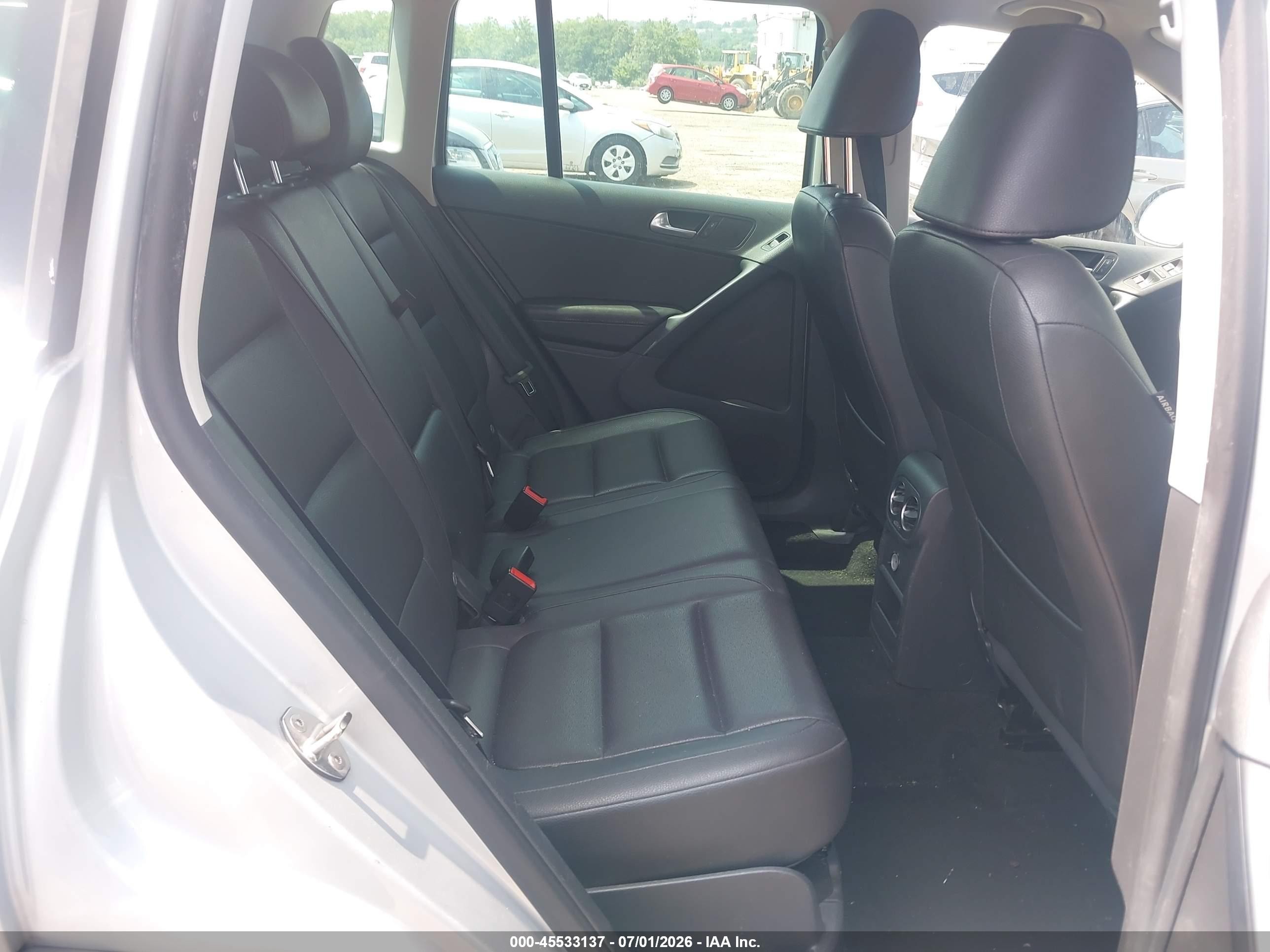 2014 Volkswagen Tiguan Se Silver vin: WVGBV3AX0EW573763