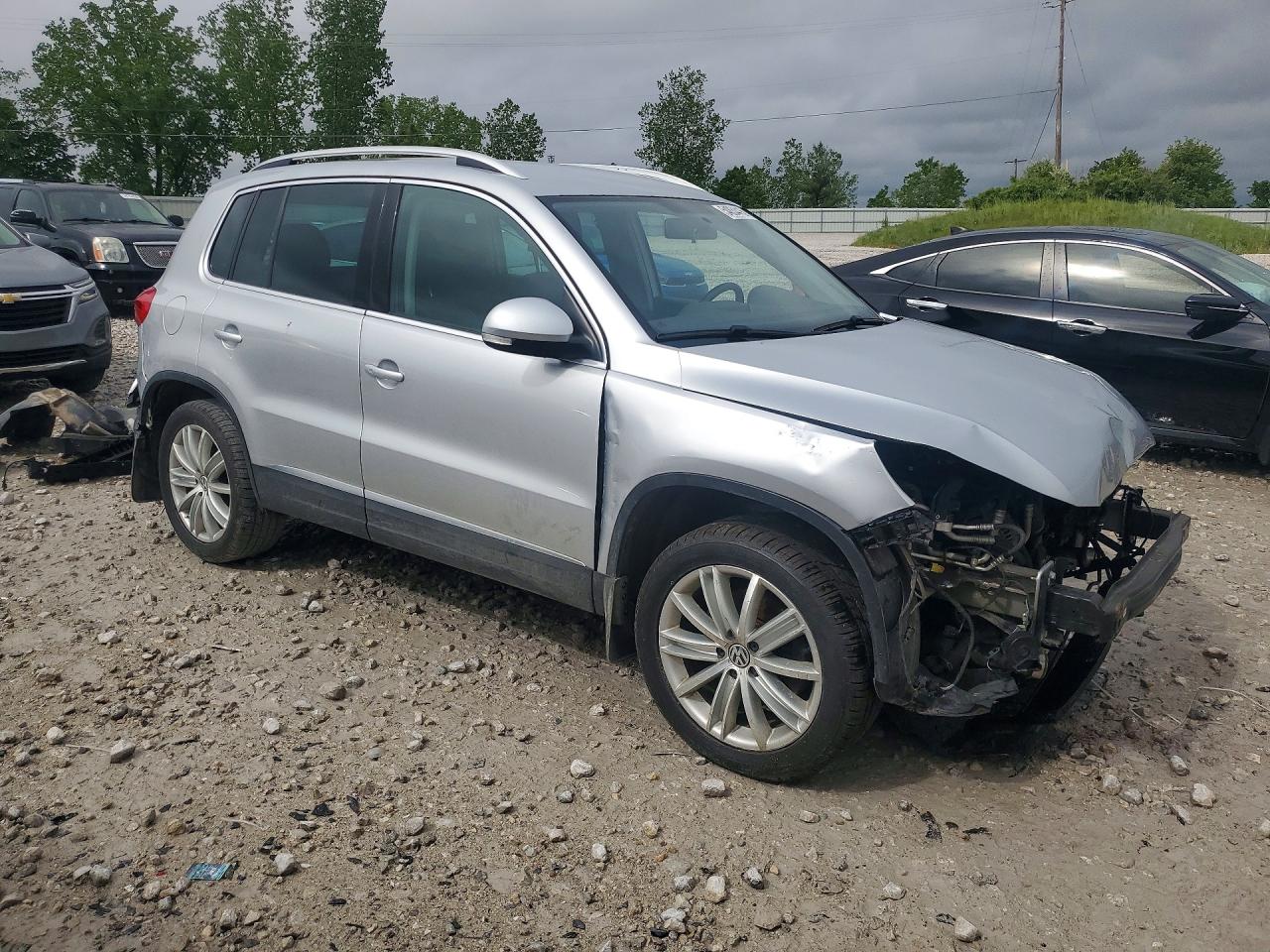2014 Volkswagen Tiguan S Silver vin: WVGBV3AX0EW580132
