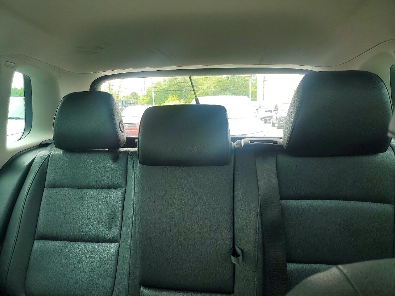 2014 Volkswagen Tiguan S Silver vin: WVGBV3AX0EW580132