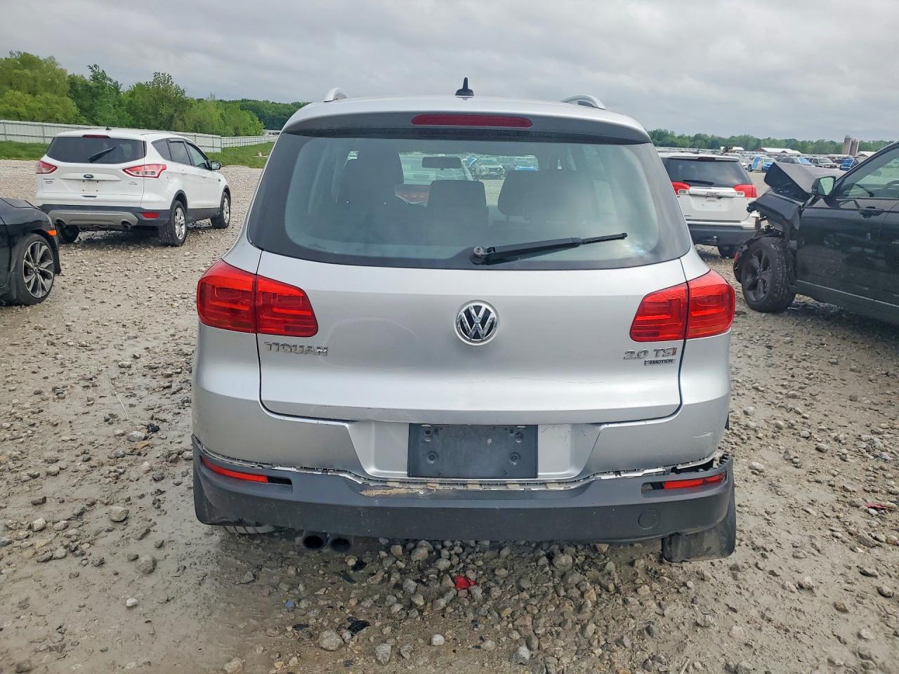 2014 Volkswagen Tiguan S Silver vin: WVGBV3AX0EW580132