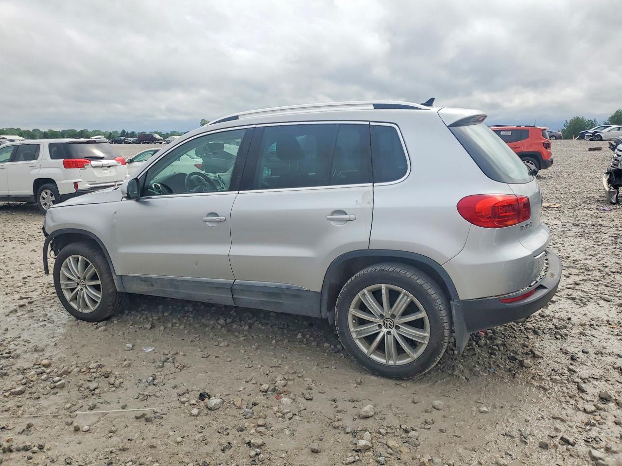 2014 Volkswagen Tiguan S Silver vin: WVGBV3AX0EW580132