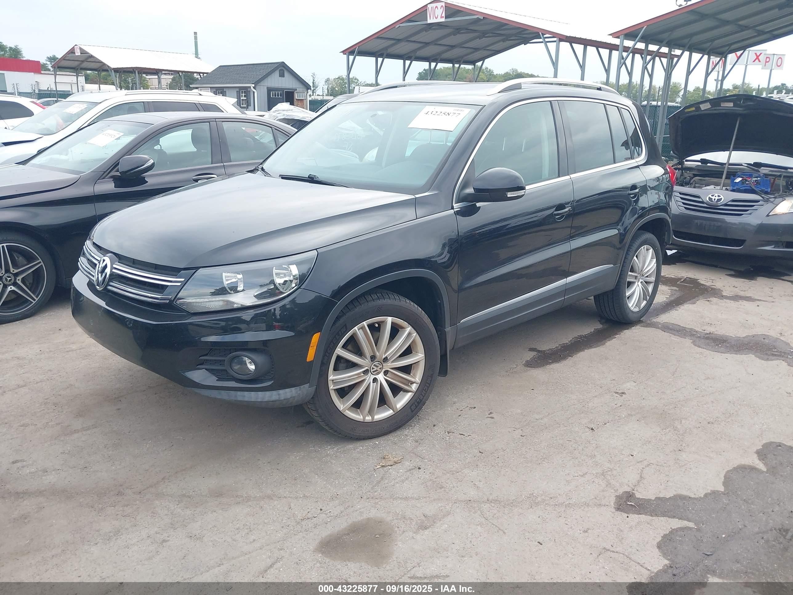 2014 Volkswagen Tiguan Sel Black vin: WVGBV3AX0EW601416