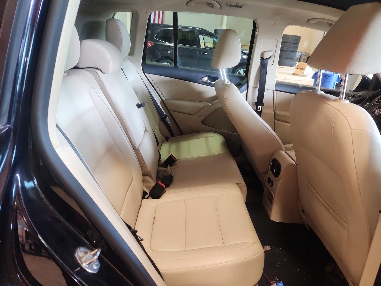 2013 Volkswagen Tiguan S Black vin: WVGBV3AX1DW562415