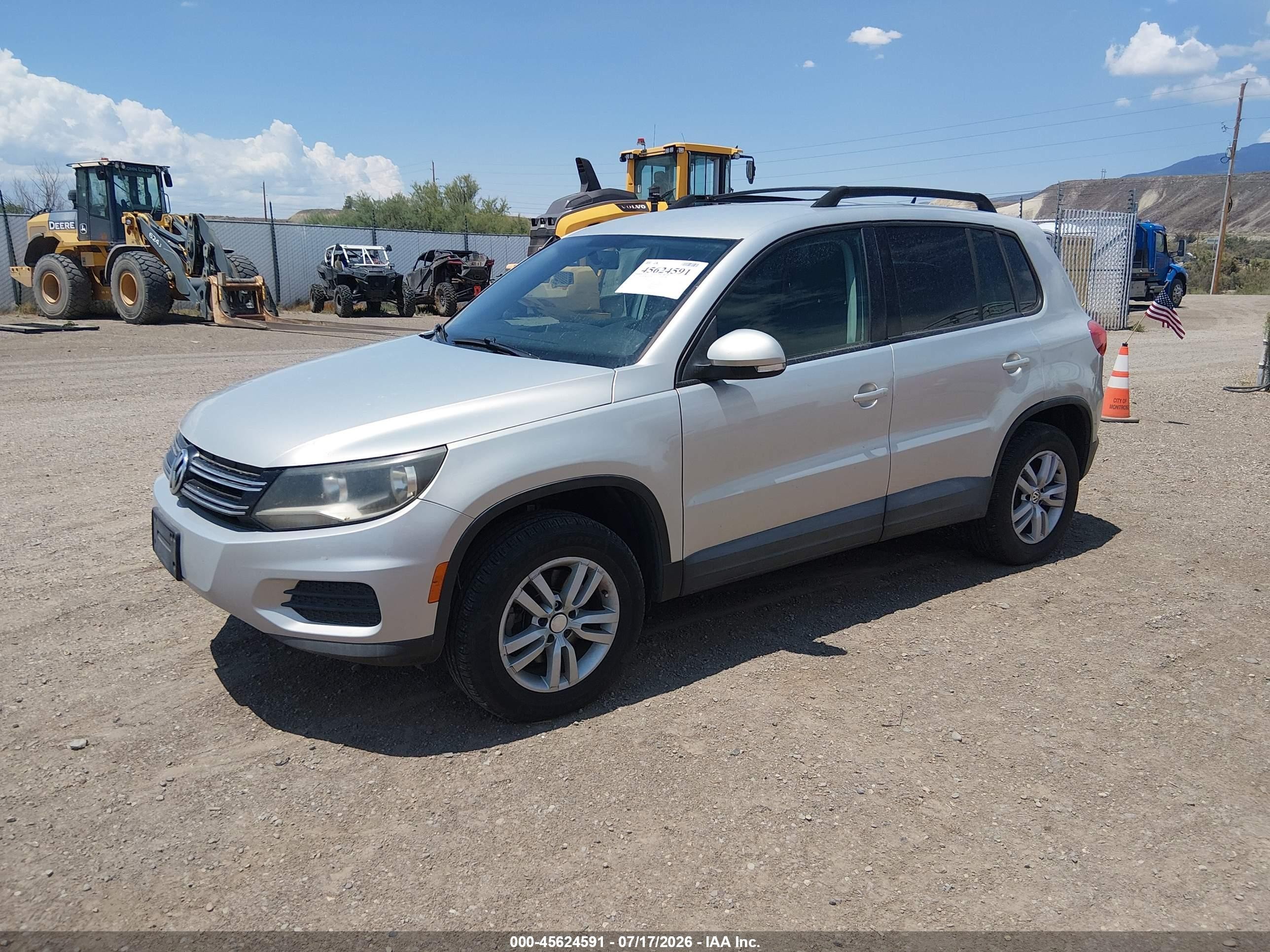 2013 Volkswagen Tiguan S Silver vin: WVGBV3AX1DW569736