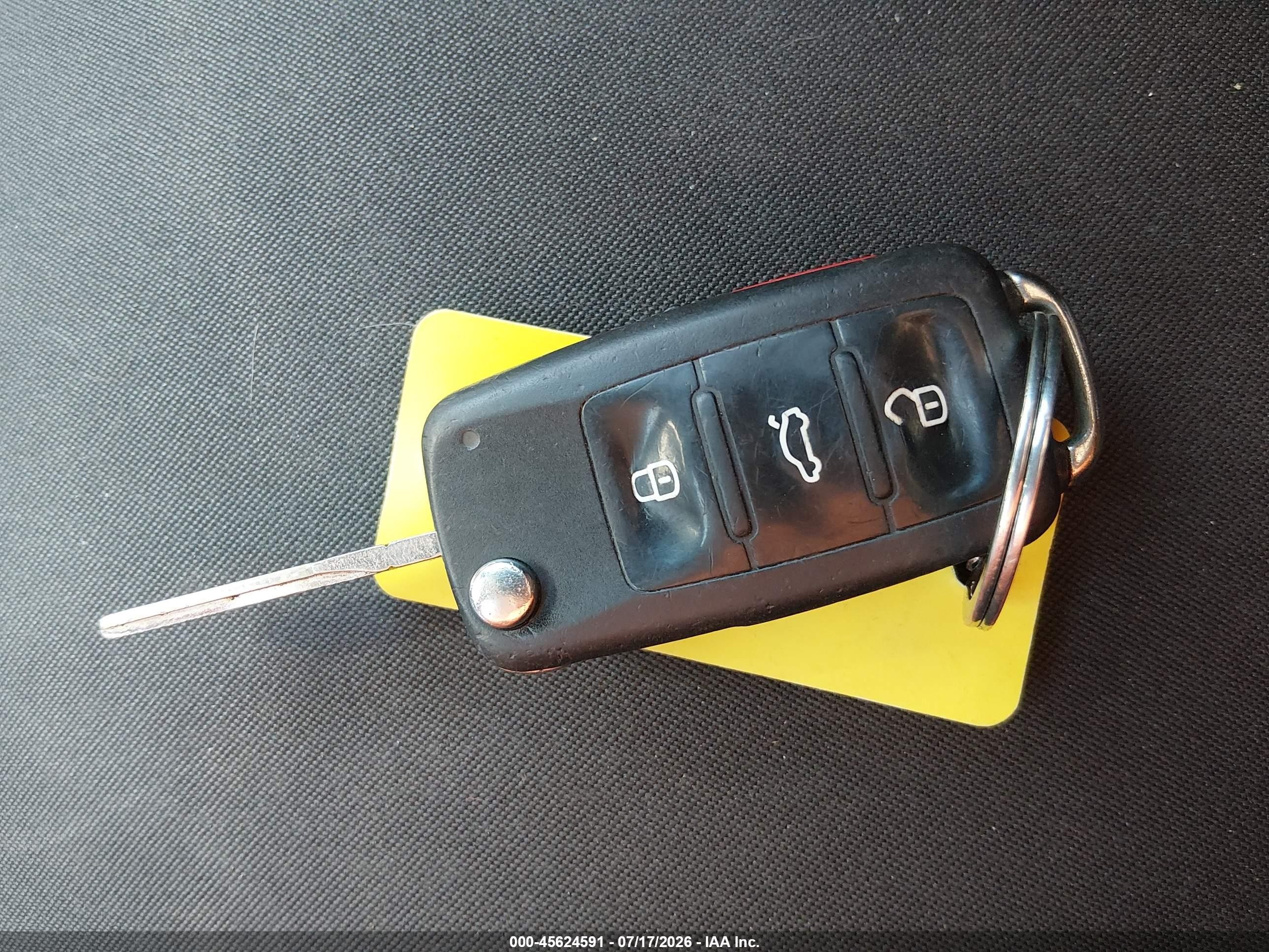 2013 Volkswagen Tiguan S Silver vin: WVGBV3AX1DW569736