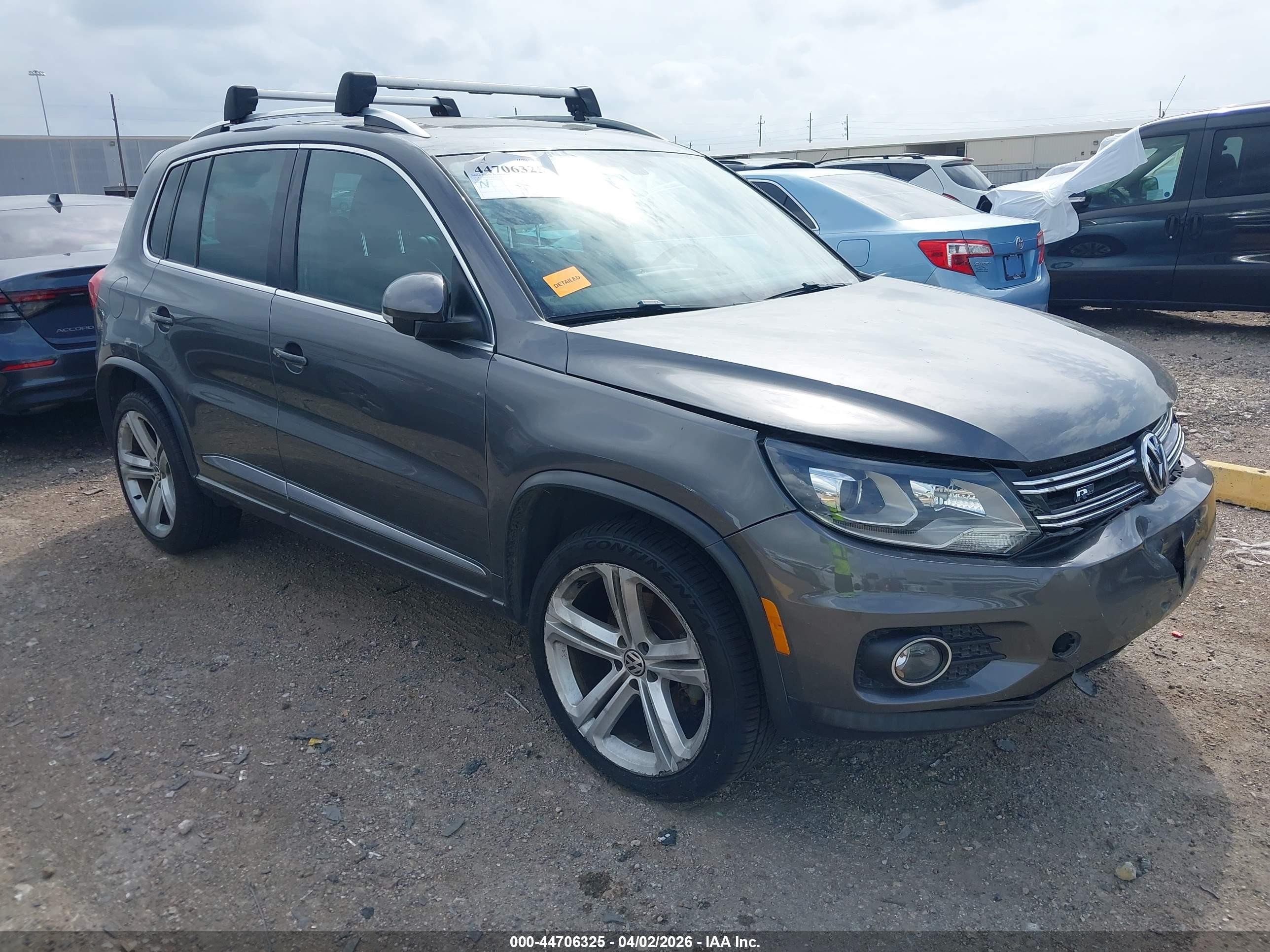 2014 Volkswagen Tiguan R-line Gray vin: WVGBV3AX1EW010480