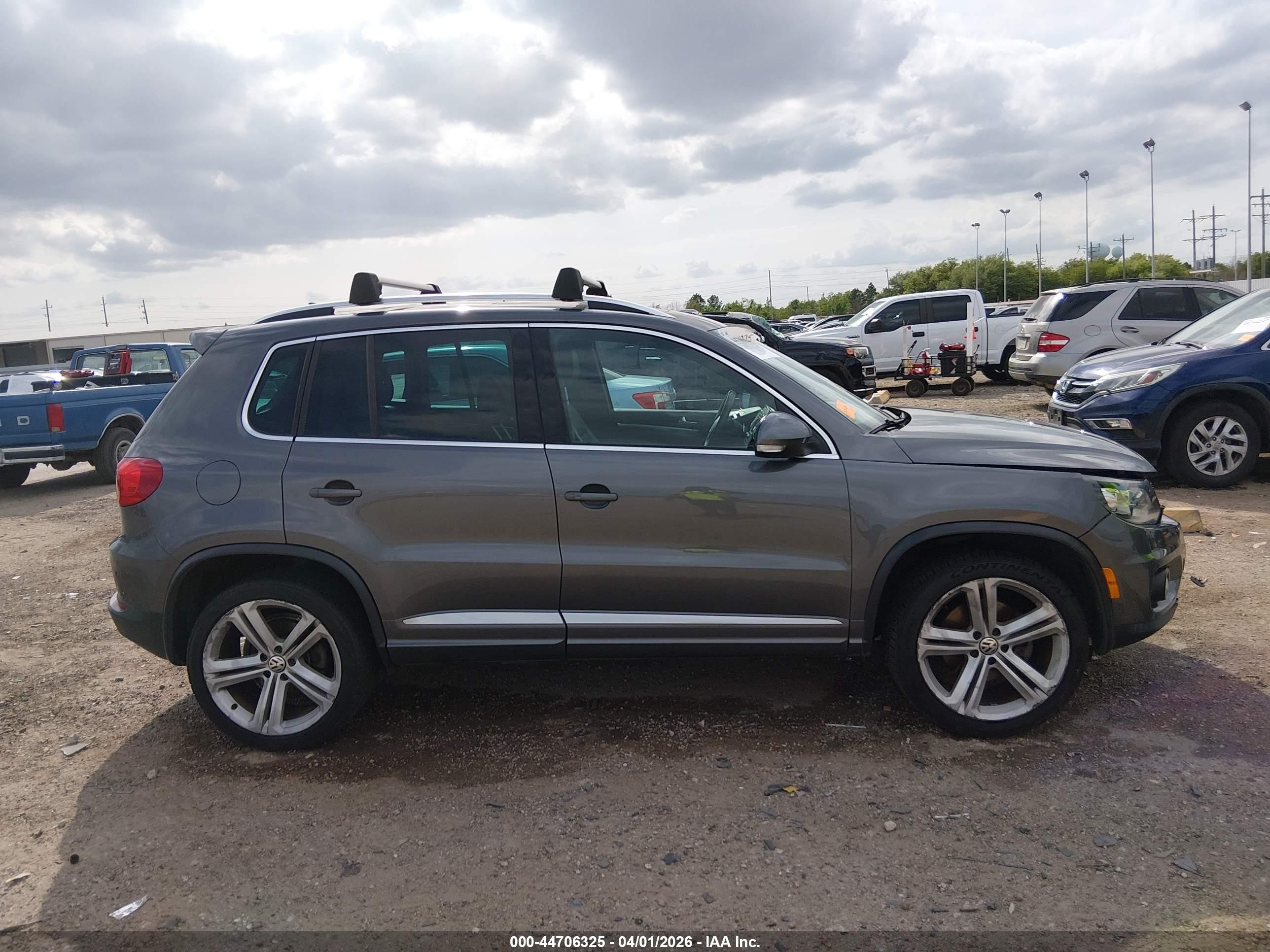 2014 Volkswagen Tiguan R-line Gray vin: WVGBV3AX1EW010480