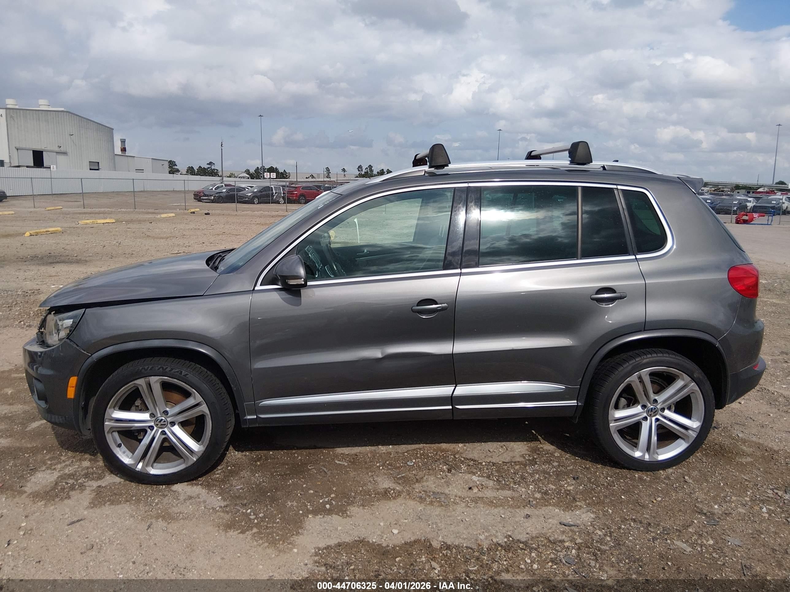 2014 Volkswagen Tiguan R-line Gray vin: WVGBV3AX1EW010480