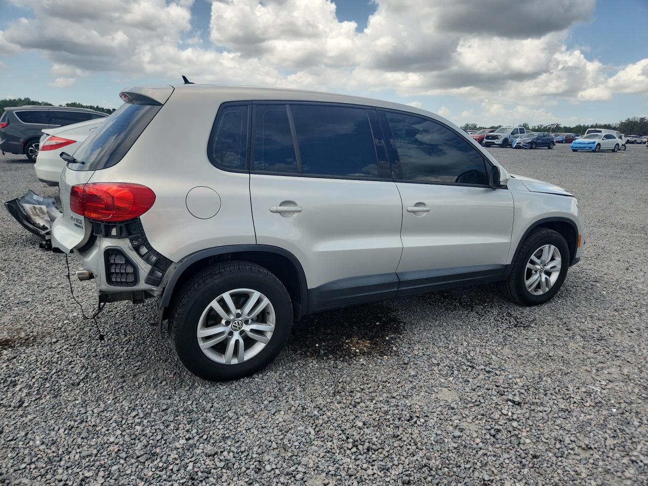 2014 Volkswagen Tiguan S Silver vin: WVGBV3AX1EW527598