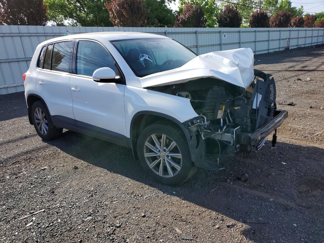 2014 Volkswagen Tiguan S White vin: WVGBV3AX1EW621139