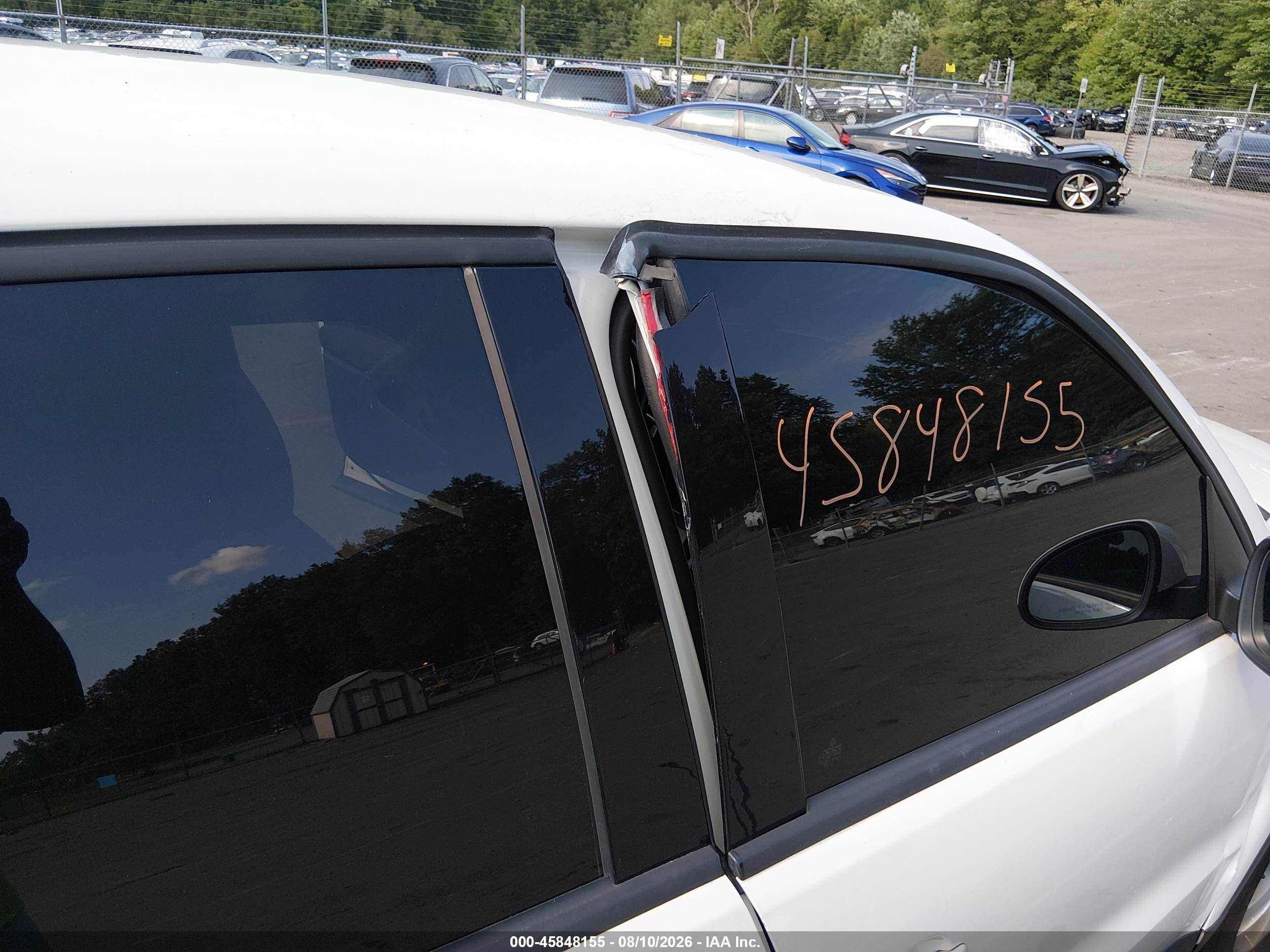2013 Volkswagen Tiguan S Белый vin: WVGBV3AX2DW068614