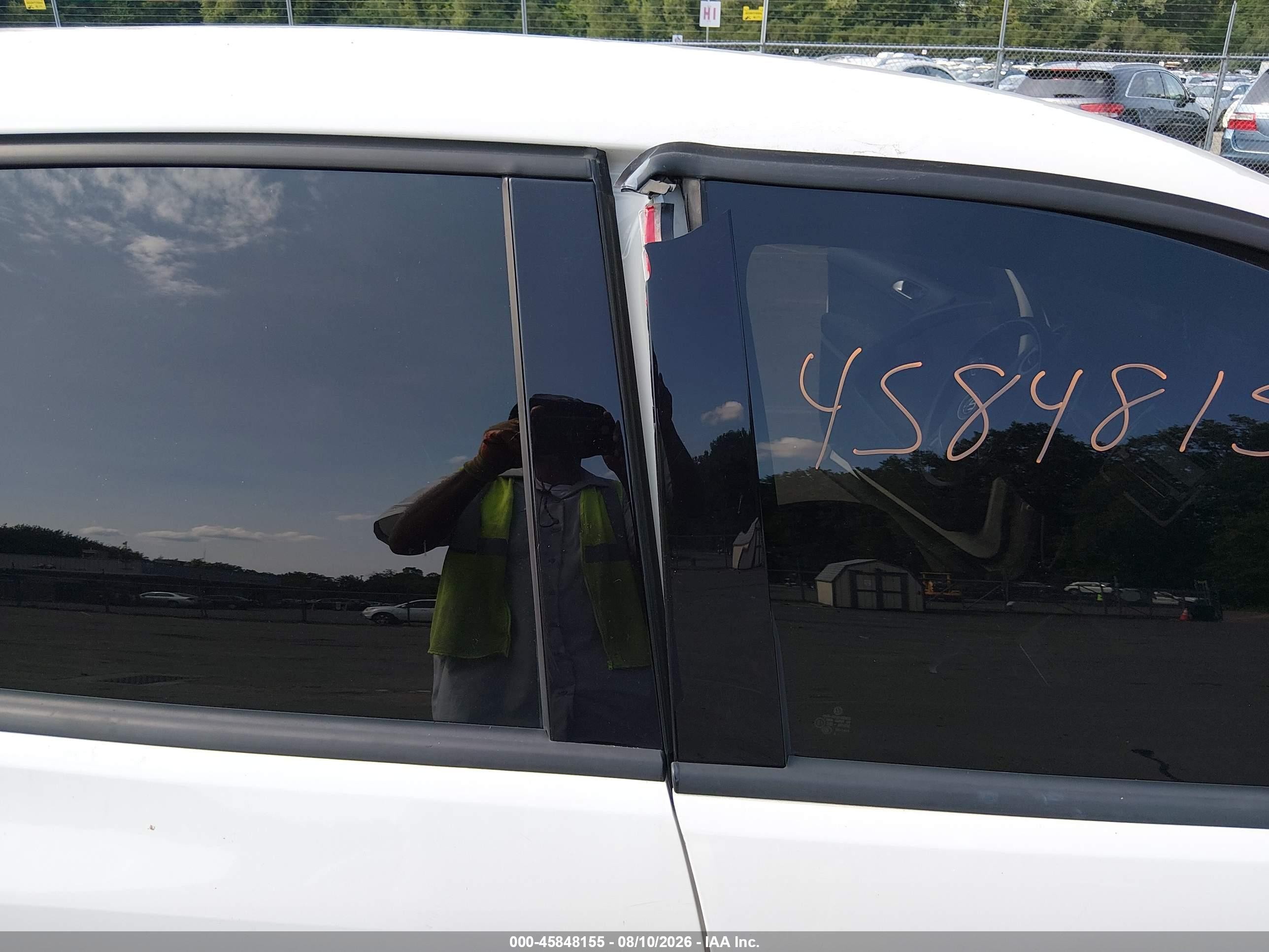 2013 Volkswagen Tiguan S Белый vin: WVGBV3AX2DW068614