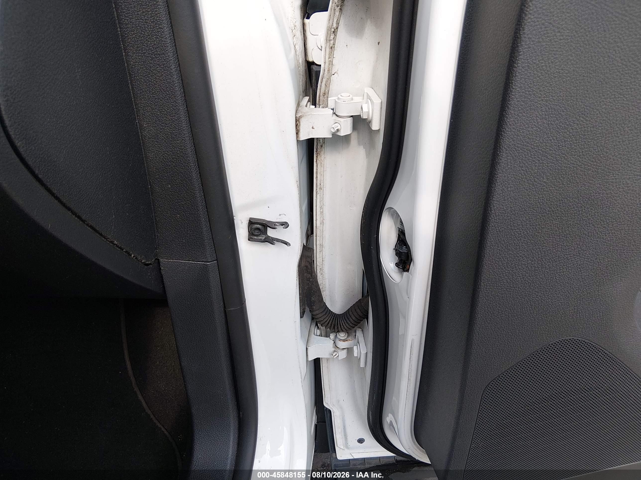 2013 Volkswagen Tiguan S Белый vin: WVGBV3AX2DW068614