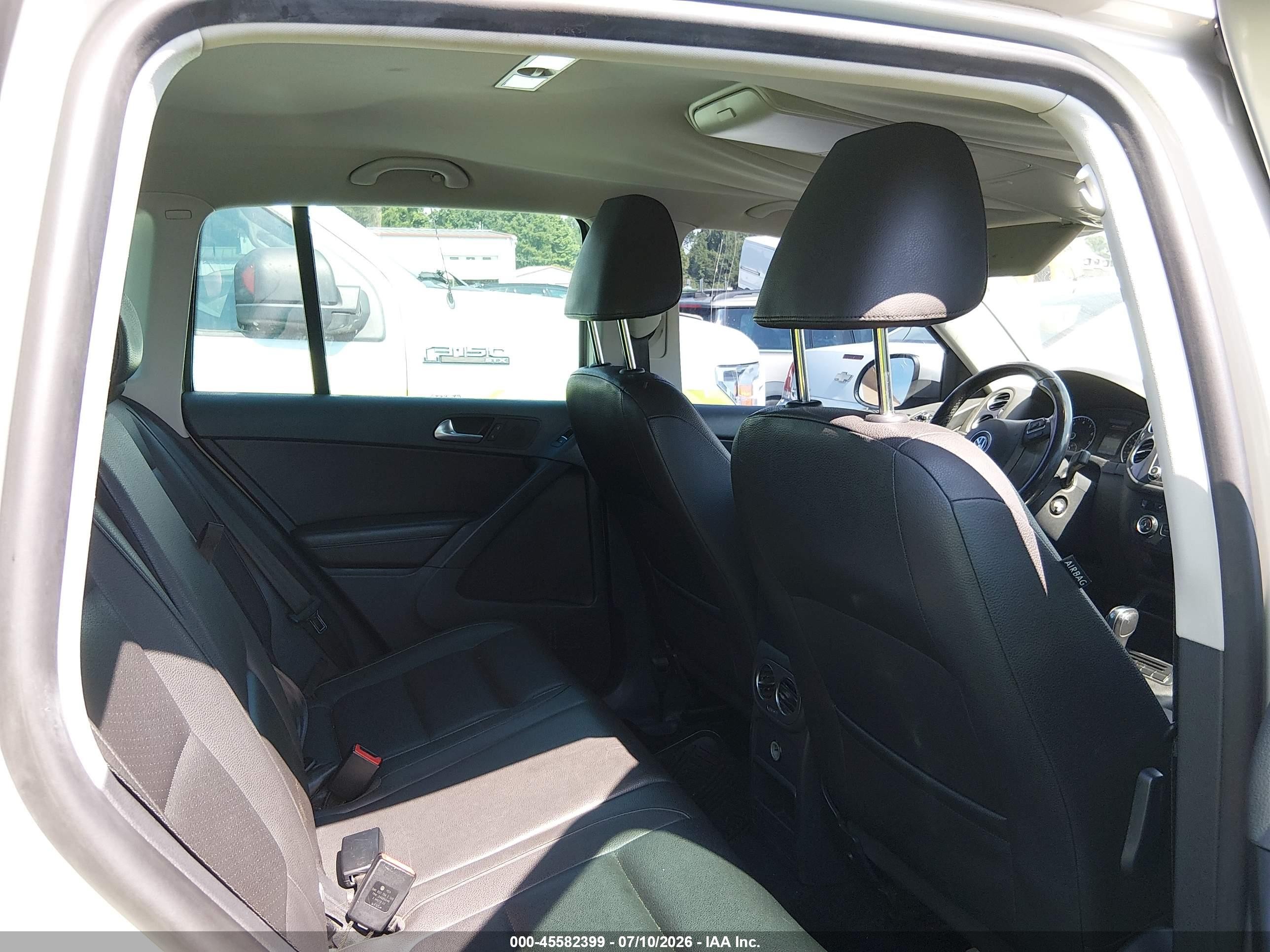 2013 Volkswagen Tiguan Se Silver vin: WVGBV3AX2DW559717