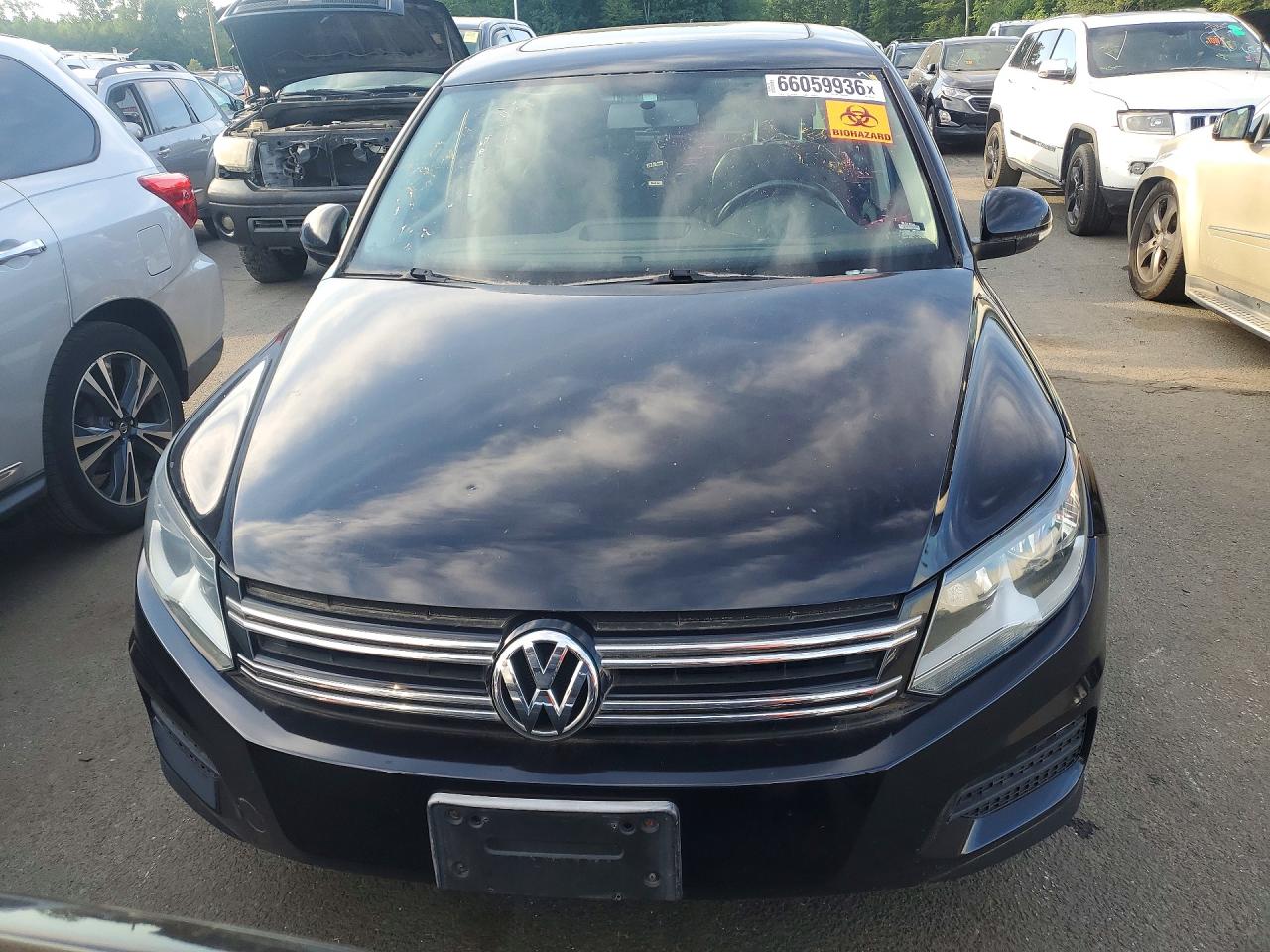2013 Volkswagen Tiguan S Черный vin: WVGBV3AX2DW597383