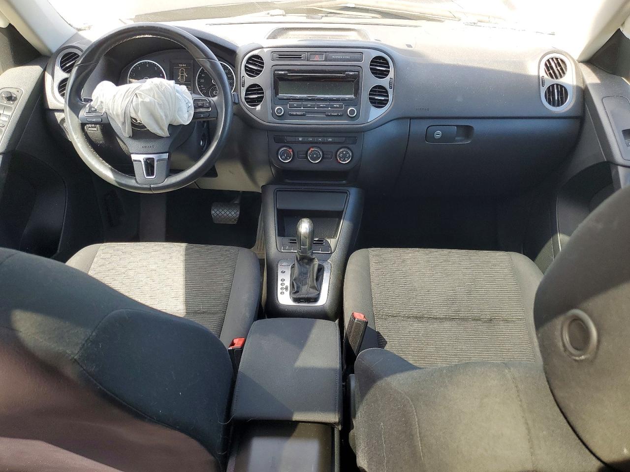 2013 Volkswagen Tiguan S Черный vin: WVGBV3AX2DW597397