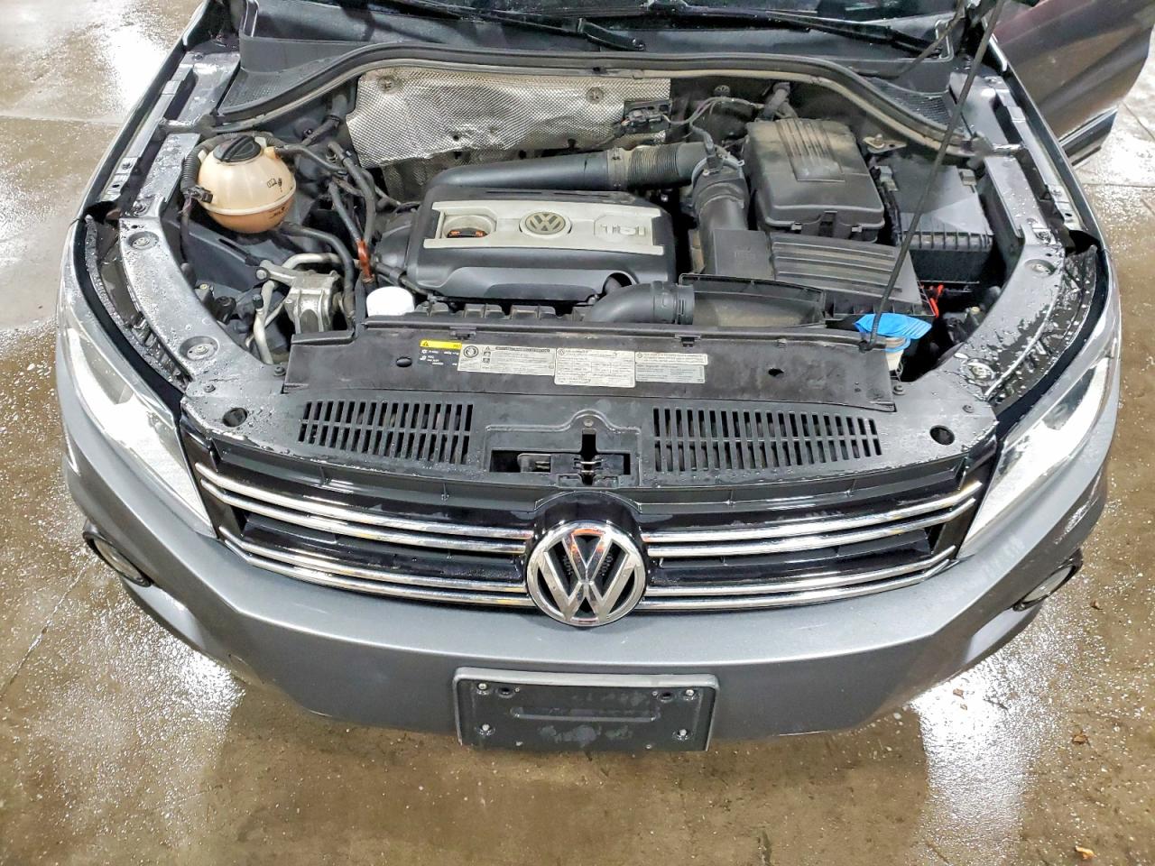 2013 Volkswagen Tiguan S Gray vin: WVGBV3AX2DW607748