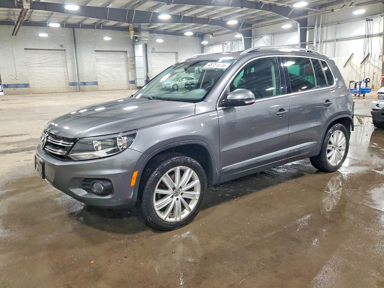2013 Volkswagen Tiguan S Gray vin: WVGBV3AX2DW607748