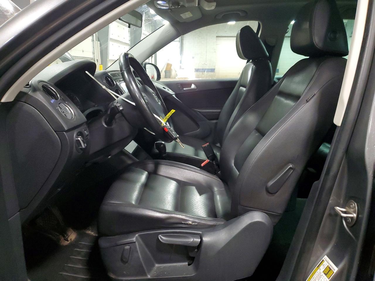 2013 Volkswagen Tiguan S Gray vin: WVGBV3AX2DW607748