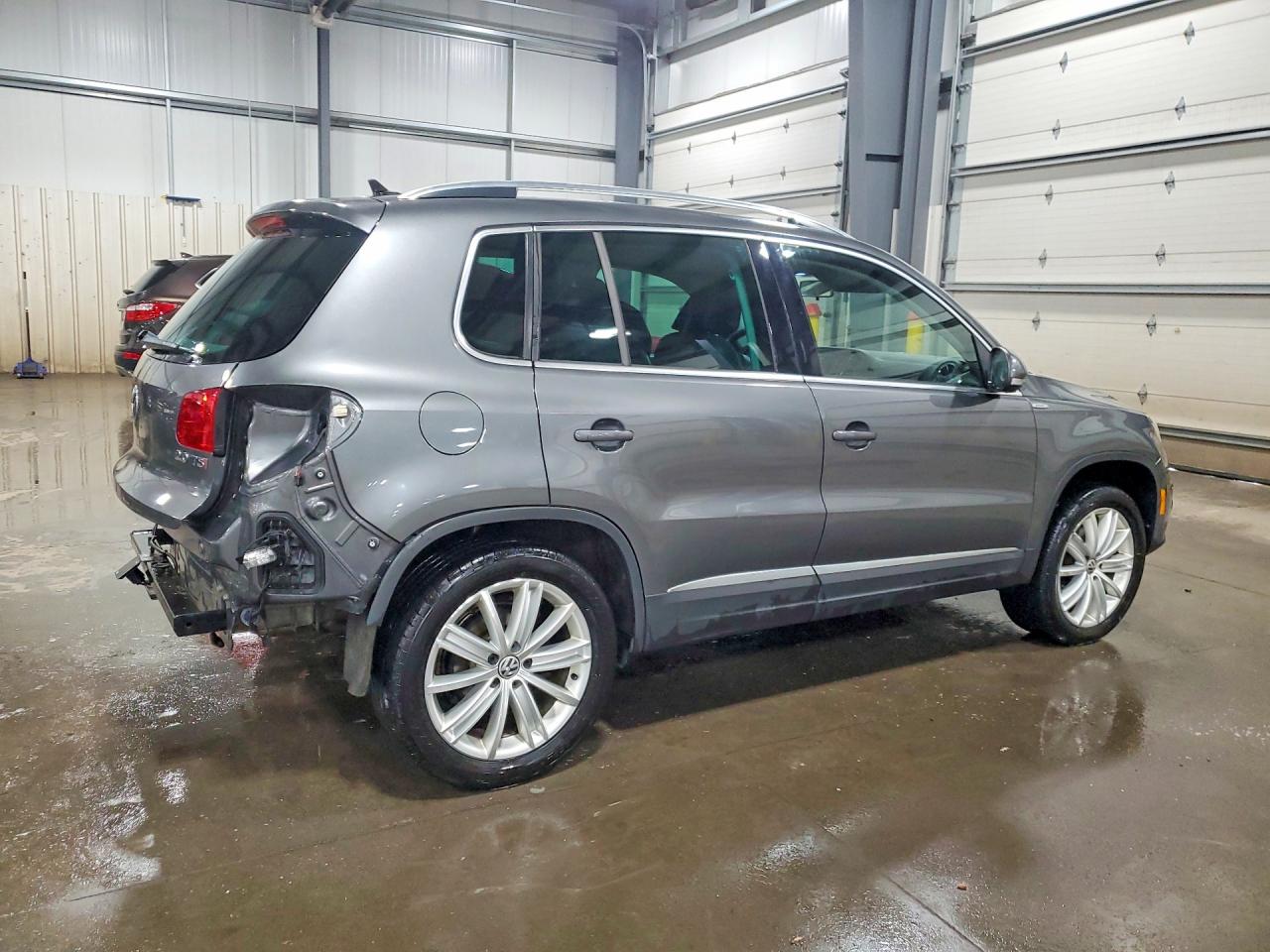 2013 Volkswagen Tiguan S Gray vin: WVGBV3AX2DW607748