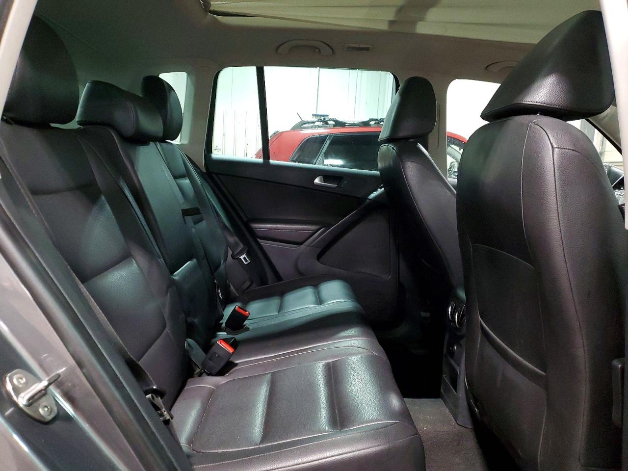 2013 Volkswagen Tiguan S Gray vin: WVGBV3AX2DW607748