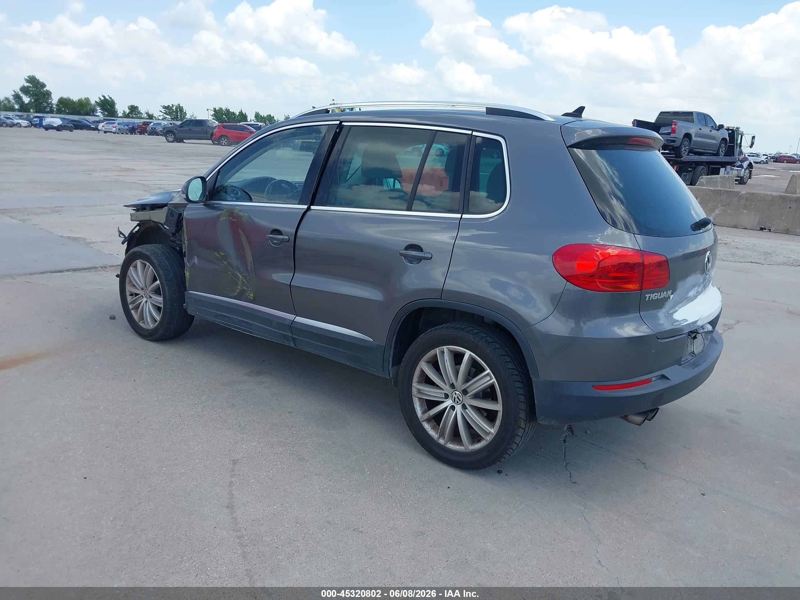 2013 Volkswagen Tiguan Se Серый vin: WVGBV3AX2DW623867