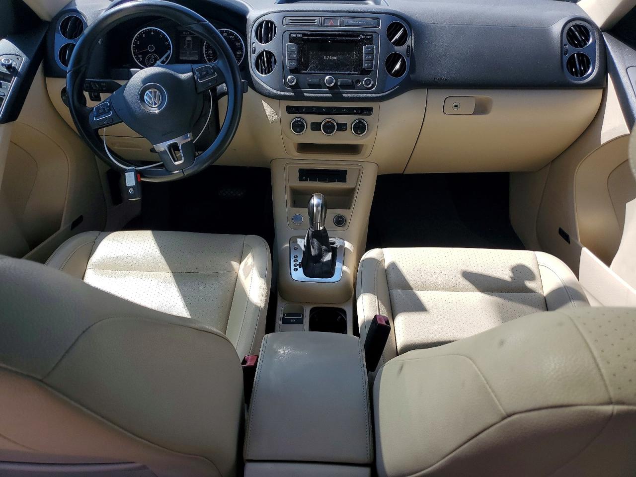 2014 Volkswagen Tiguan S White vin: WVGBV3AX2EW523382