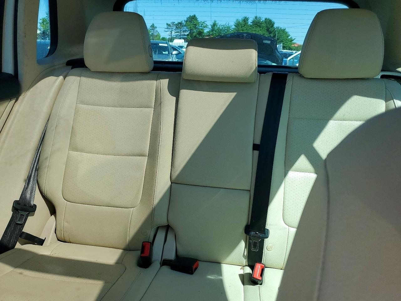 2014 Volkswagen Tiguan S White vin: WVGBV3AX2EW523382