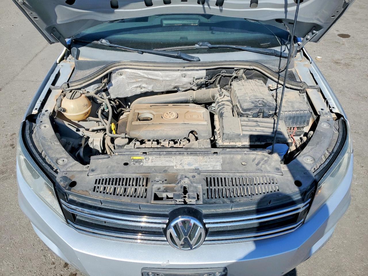2014 Volkswagen Tiguan S Silver vin: WVGBV3AX2EW541820