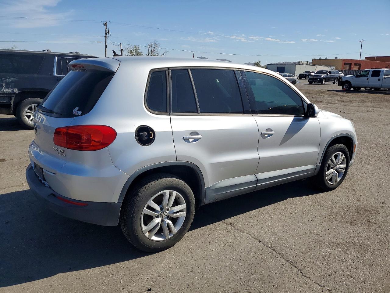 2014 Volkswagen Tiguan S Silver vin: WVGBV3AX2EW541820
