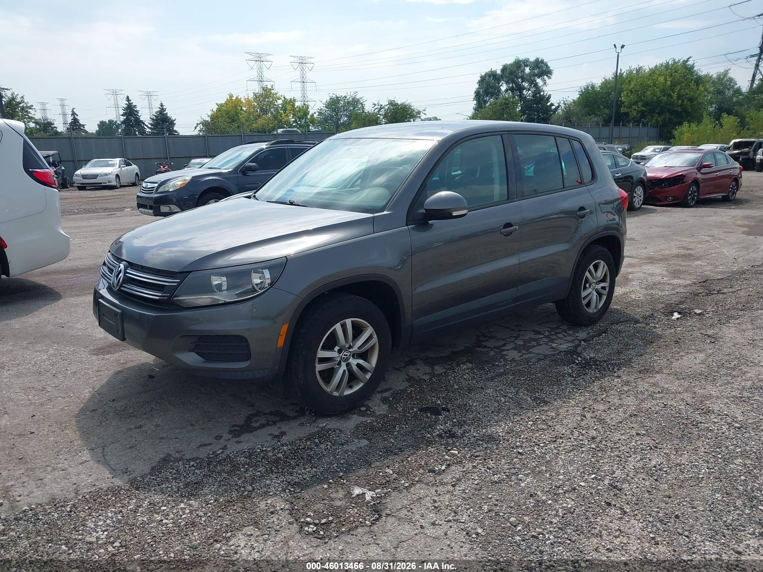 2013 Volkswagen Tiguan S Gray vin: WVGBV3AX3DW592161