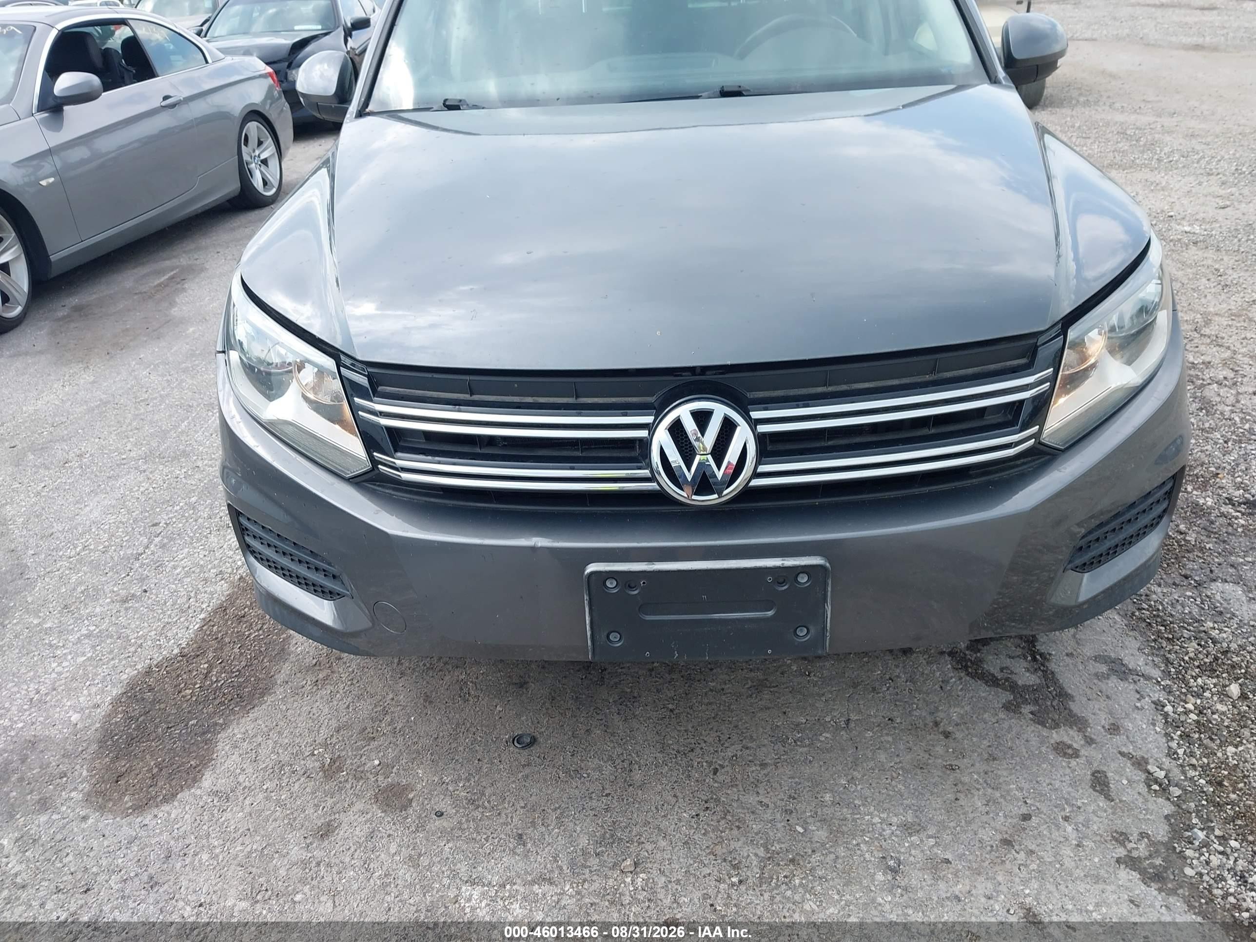 2013 Volkswagen Tiguan S Gray vin: WVGBV3AX3DW592161