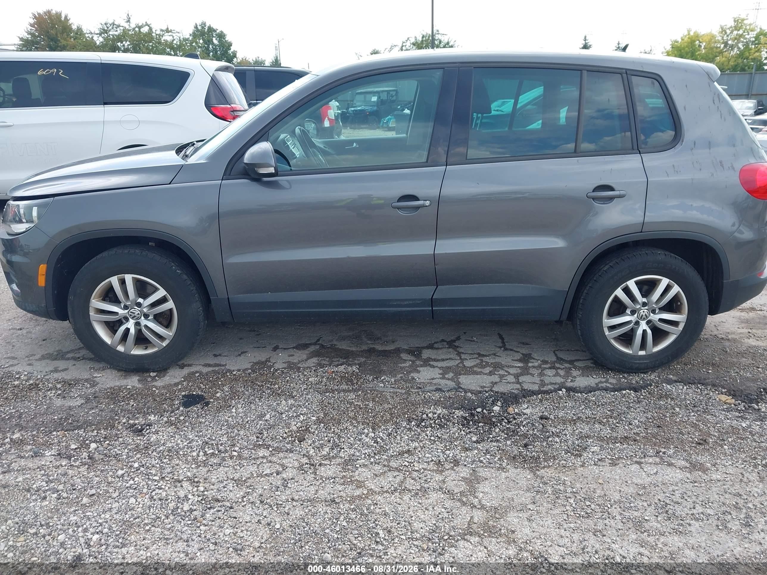 2013 Volkswagen Tiguan S Gray vin: WVGBV3AX3DW592161