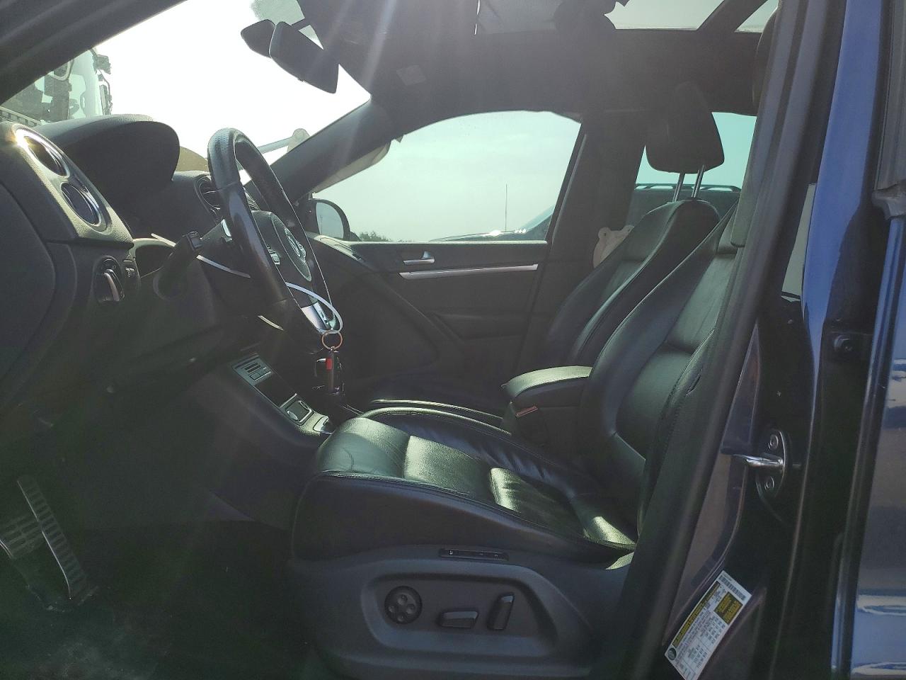 2014 Volkswagen Tiguan S Blue vin: WVGBV3AX3EW044064