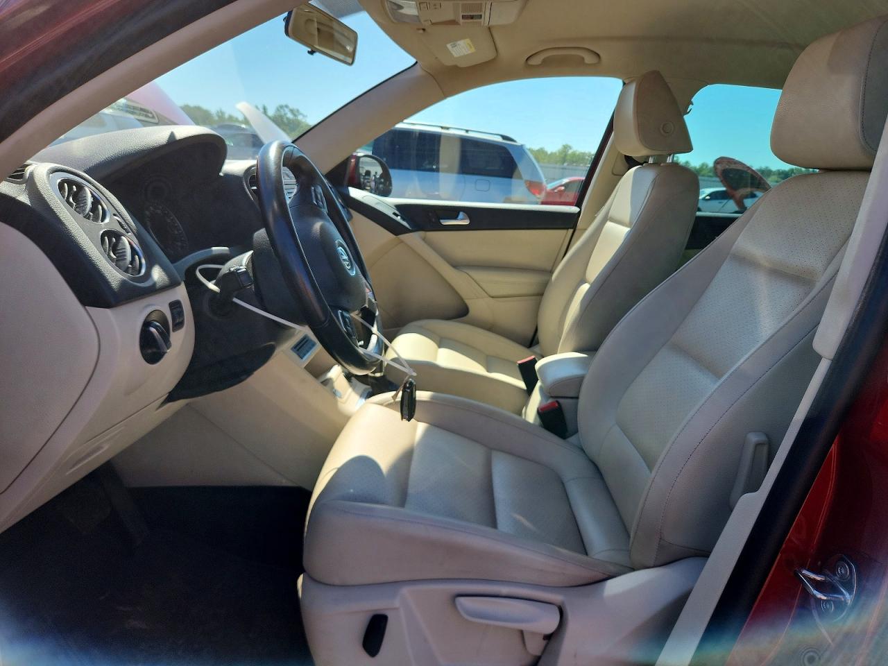 2014 Volkswagen Tiguan S Maroon vin: WVGBV3AX3EW059809