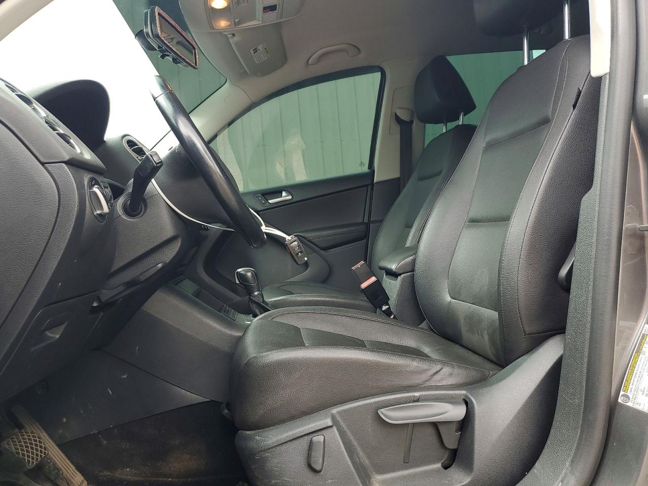 2014 Volkswagen Tiguan S Silver vin: WVGBV3AX3EW549568