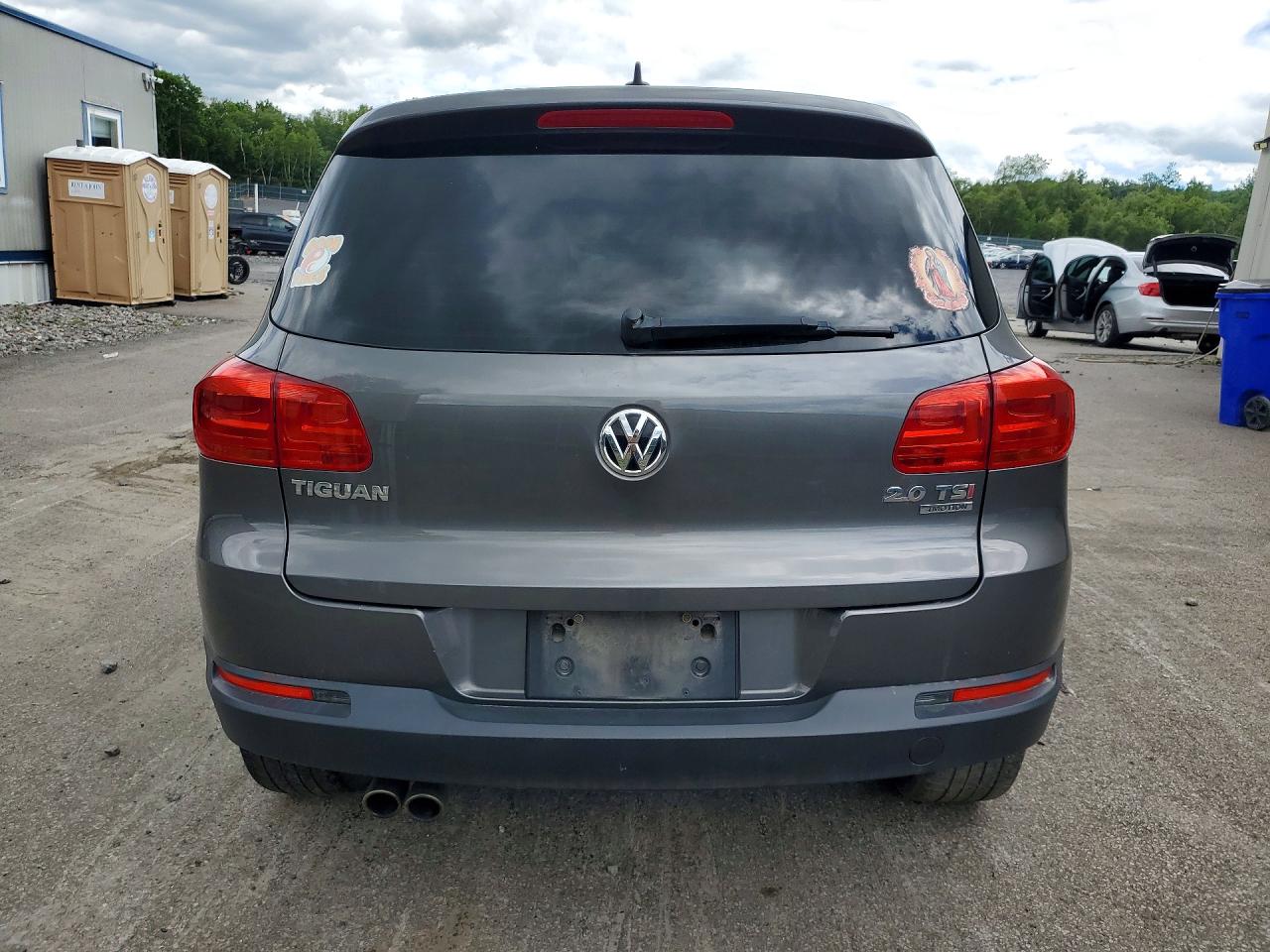 2014 Volkswagen Tiguan S Silver vin: WVGBV3AX3EW549568