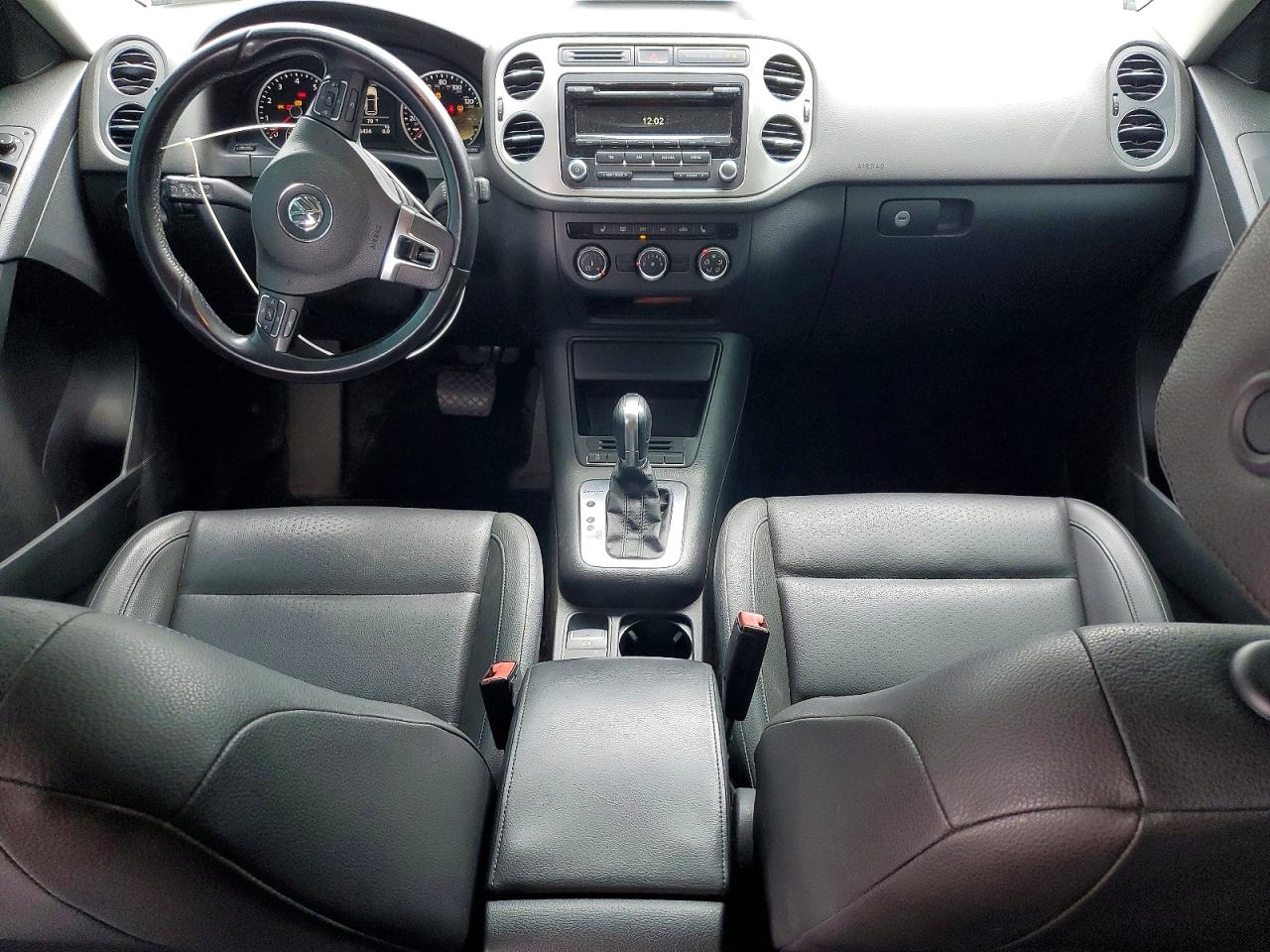 2014 Volkswagen Tiguan S Silver vin: WVGBV3AX3EW549568
