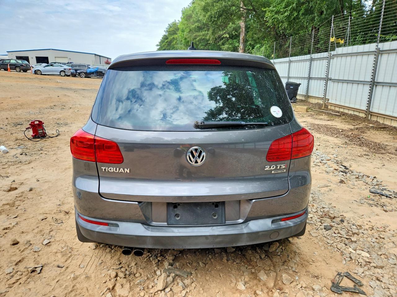2014 Volkswagen Tiguan S Gray vin: WVGBV3AX3EW550123