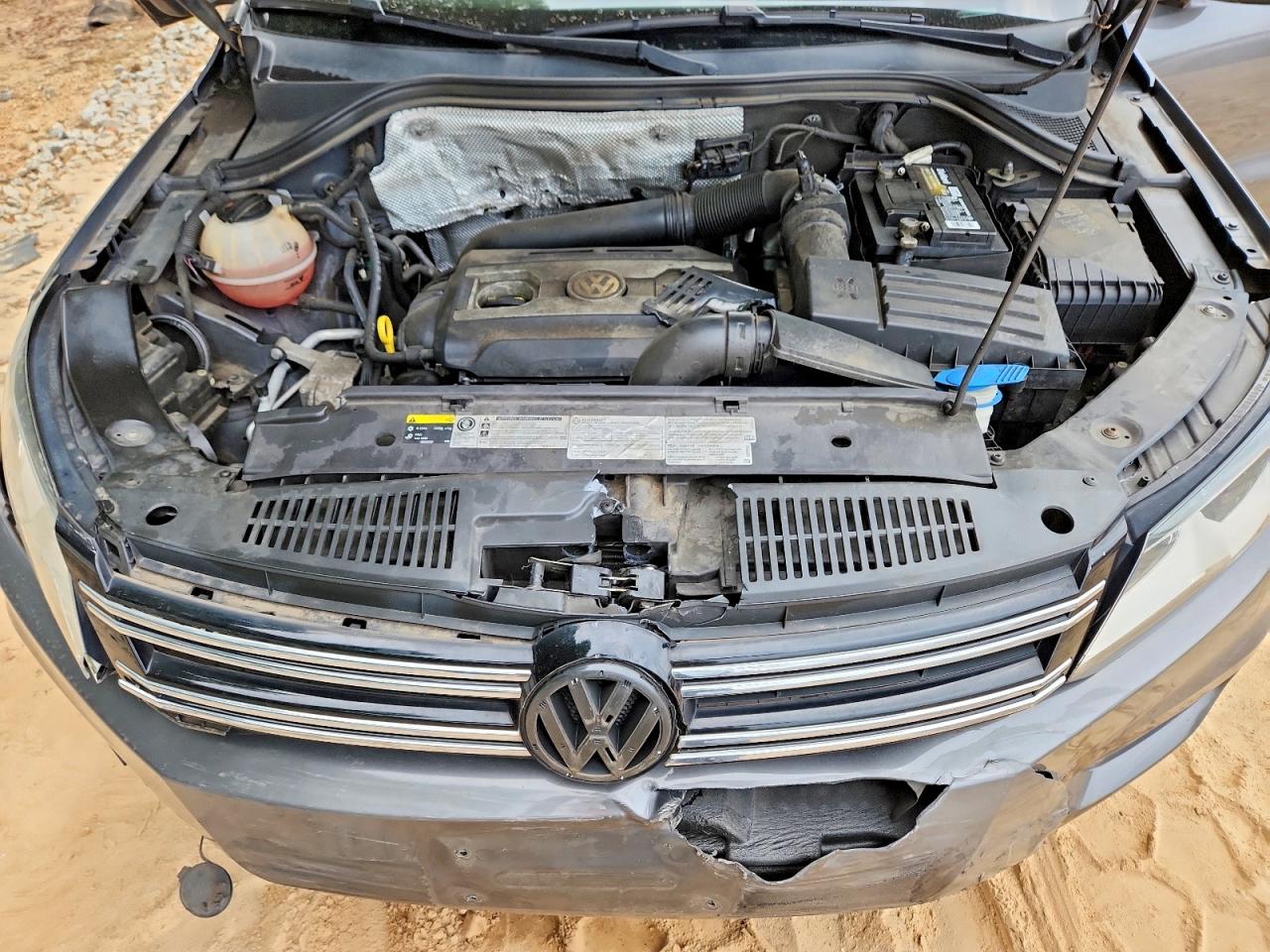 2014 Volkswagen Tiguan S Gray vin: WVGBV3AX3EW550123