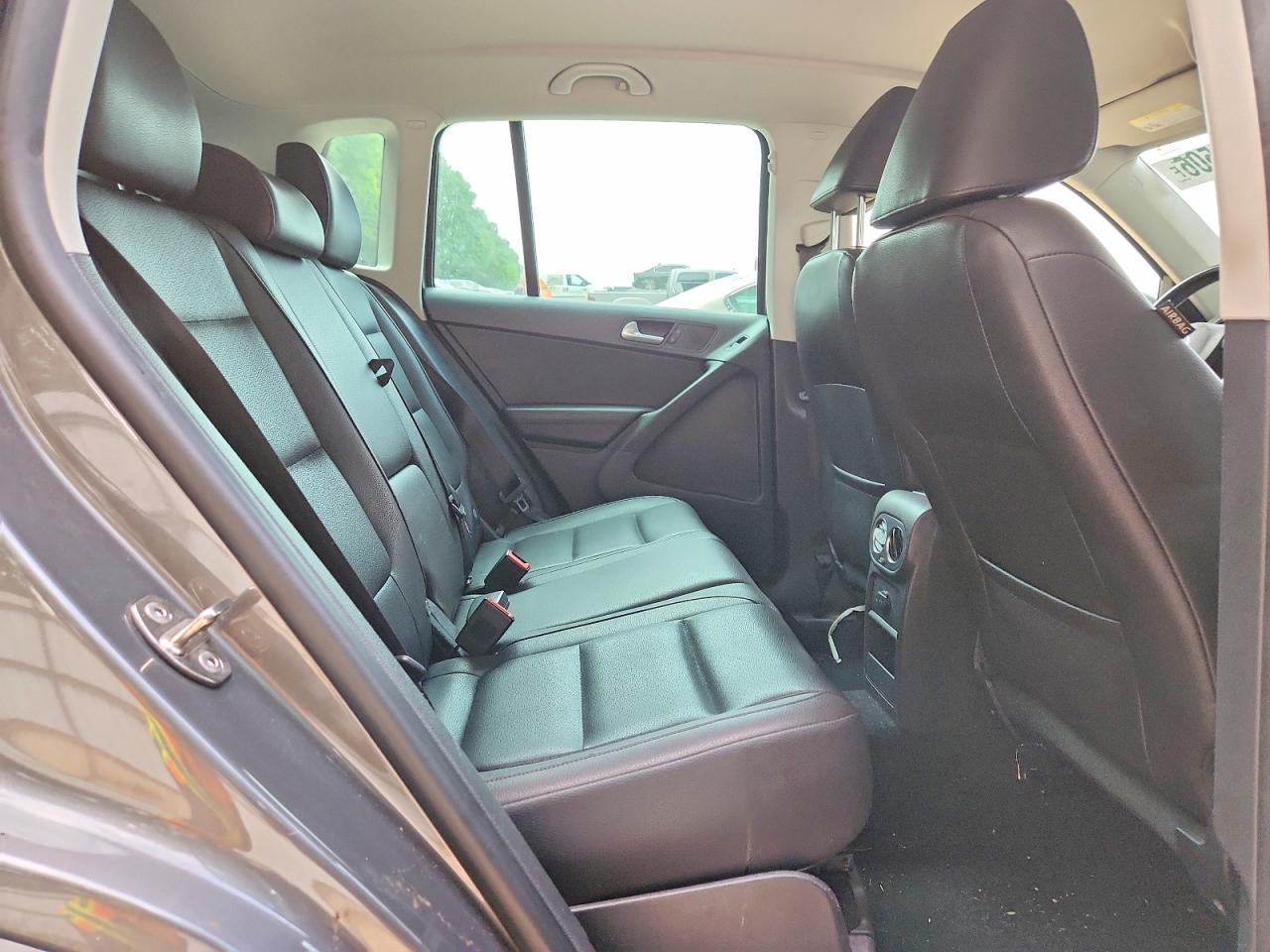 2014 Volkswagen Tiguan S Gray vin: WVGBV3AX3EW550123