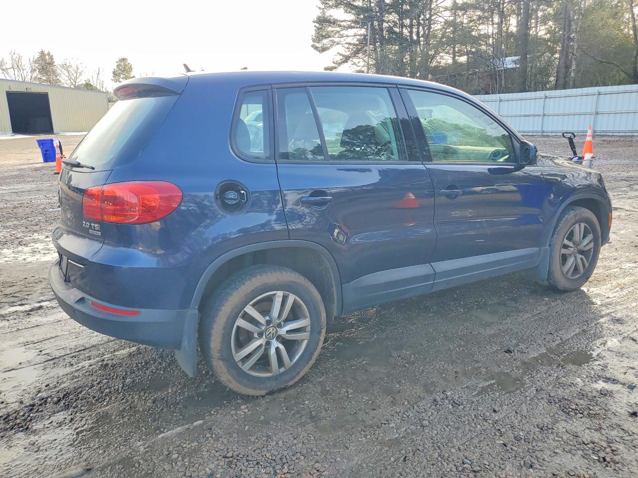 2014 Volkswagen Tiguan S Синий vin: WVGBV3AX3EW560263