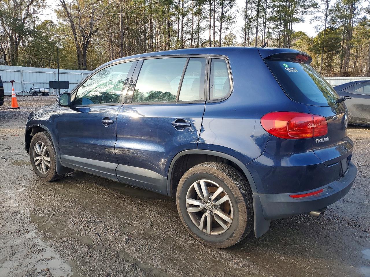2014 Volkswagen Tiguan S Синий vin: WVGBV3AX3EW560263