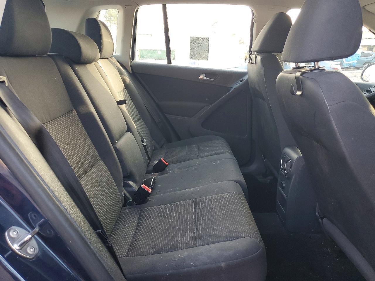 2014 Volkswagen Tiguan S Синий vin: WVGBV3AX3EW560263