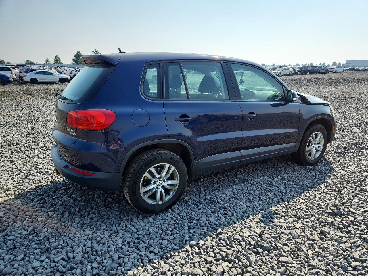 2014 Volkswagen Tiguan S Синий vin: WVGBV3AX3EW560540