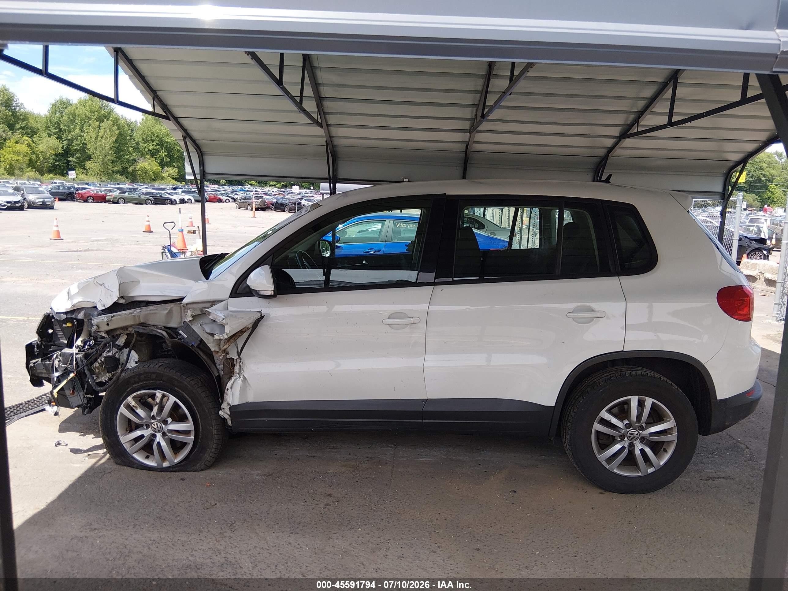 2014 Volkswagen Tiguan S White vin: WVGBV3AX3EW615049