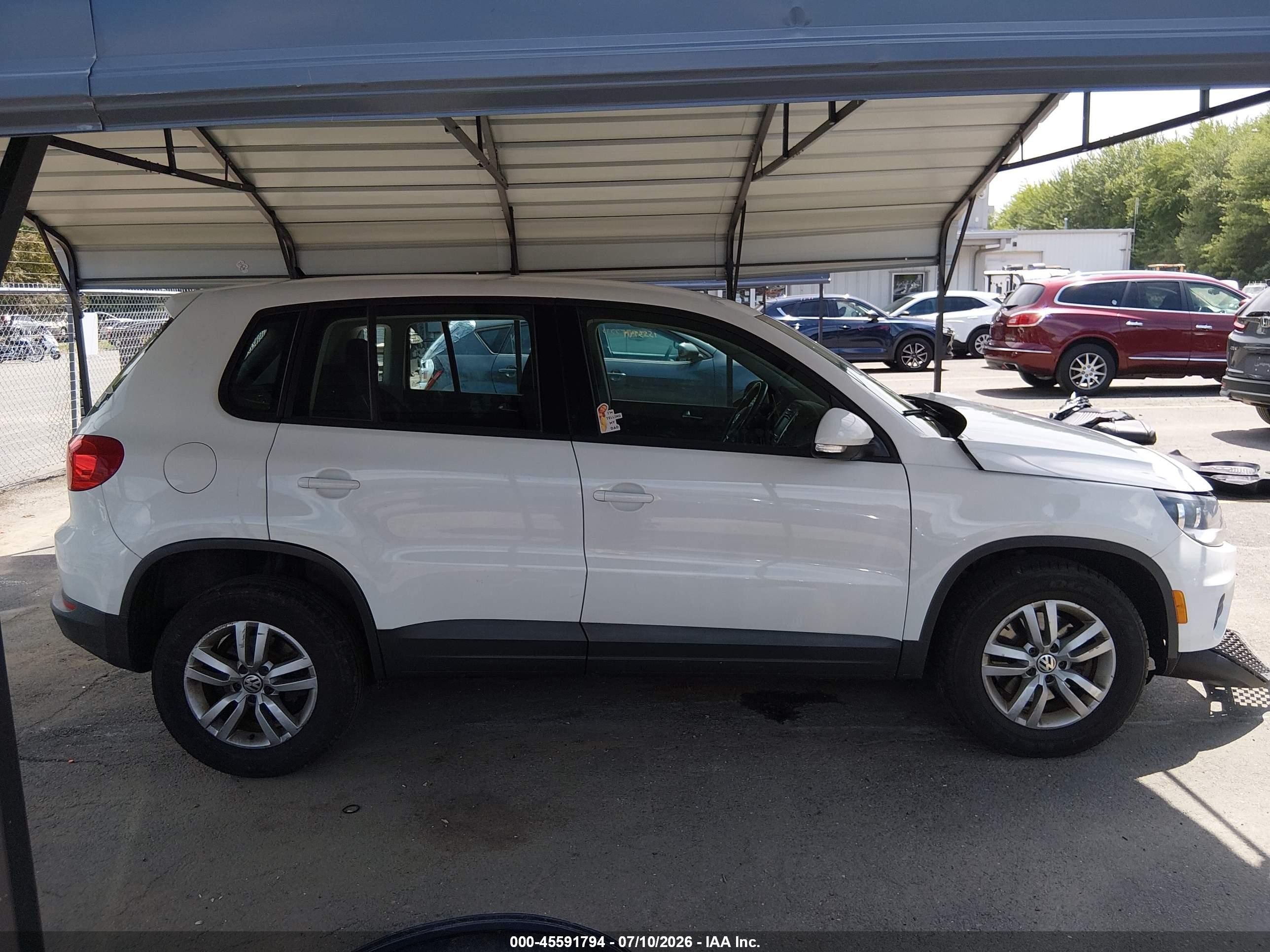 2014 Volkswagen Tiguan S White vin: WVGBV3AX3EW615049